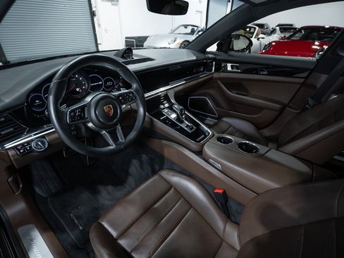 Used 2020 Porsche Panamera 4S AWD/4WD image 18