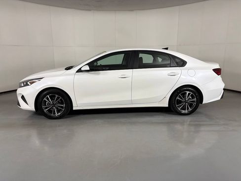 Used 2024 Kia Forte LXS FWD image 5