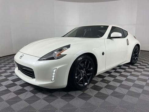 Used 2020 Nissan 370Z Coupe image 5