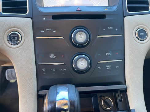 Used 2017 Ford Taurus SEL w/ Equipment Group 201A image 30