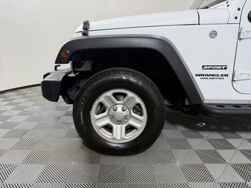 Used 2017 Jeep Wrangler Unlimited Sport AWD/4WD image 13