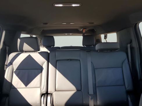 Used 2025 Chevrolet Suburban Z71 image 43