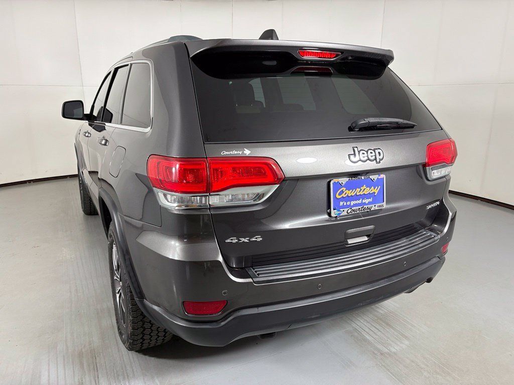 Used 2018 Jeep Grand Cherokee Laredo AWD/4WD image 6