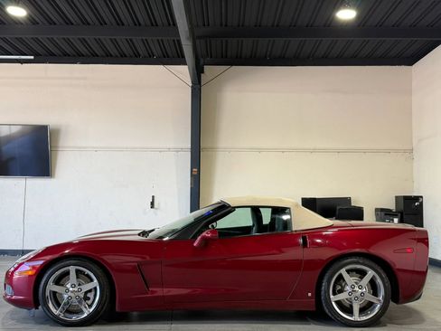 Used 2007 Chevrolet Corvette Convertible w/ Preferred Equipment Group RWD image 5