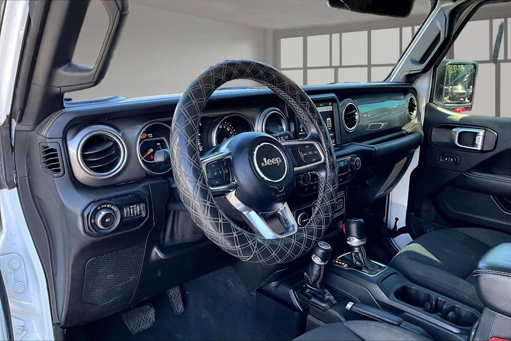 Used 2021 Jeep Wrangler Unlimited Sahara w/ Uconnect 4C Nav & Sound Group AWD/4WD image 14