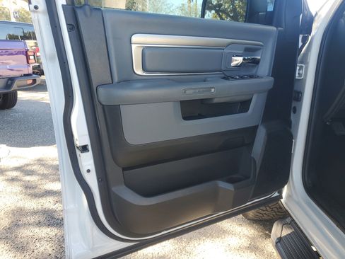 Used 2019 RAM 1500 Classic Warlock w/ Electronics Group image 9