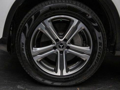 Used 2022 Mercedes-Benz GLC 300 GLC 300 image 8