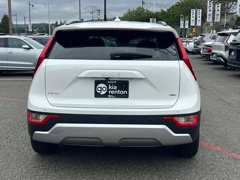 Certified 2023 Kia Niro EX FWD image 10