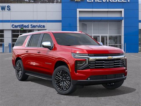 New 2026 Chevrolet Suburban Premier image 7