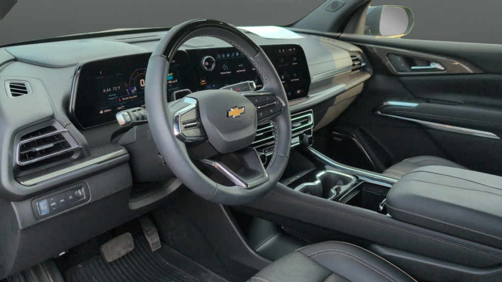 Used 2026 Chevrolet Traverse High Country w/ LPO, Floor Liner Package AWD/4WD image 9