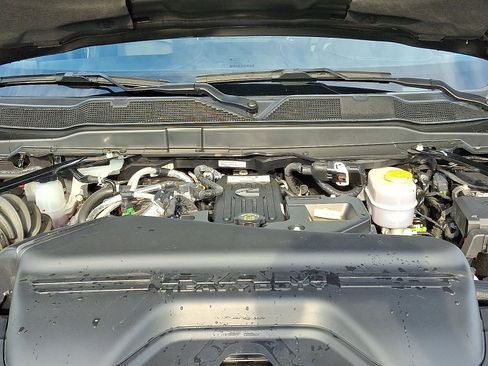 Used 2025 RAM 2500 Limited AWD/4WD image 32