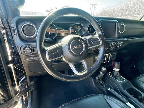 Used 2022 Jeep Wrangler Unlimited Sahara image 12