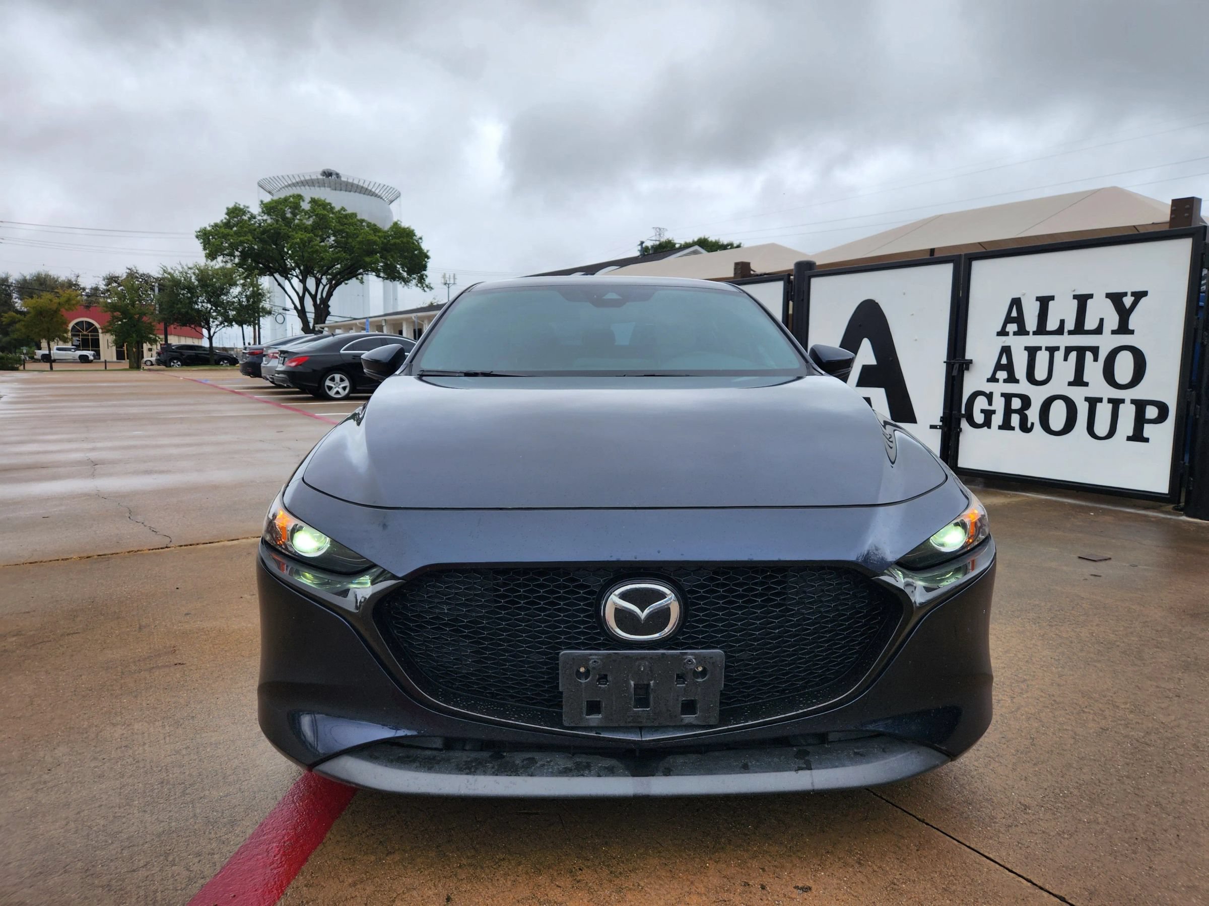 Used 2020 MAZDA MAZDA3 Hatchback w/ Preferred Package FWD image 8