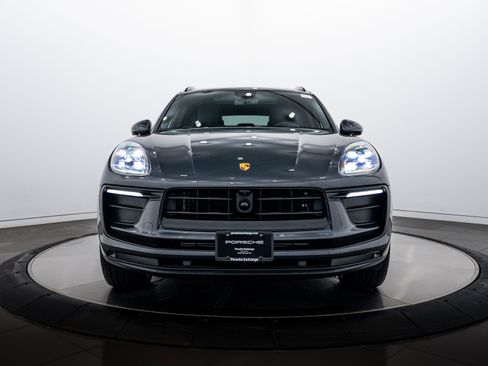 Certified 2026 Porsche Macan image 10