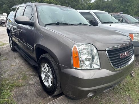 Used 2014 GMC Yukon XL SLT image 3