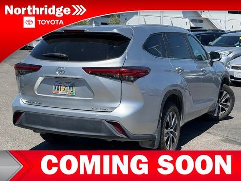 Certified 2023 Toyota Highlander XLE AWD/4WD image 4