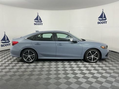 Used 2022 Honda Civic Touring image 6