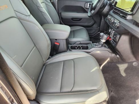 New 2026 Jeep Gladiator Mojave image 12