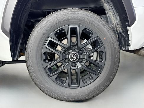 Certified 2026 Toyota Tundra Limited AWD/4WD image 31