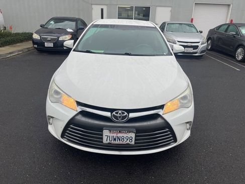 Used 2015 Toyota Camry LE image 2