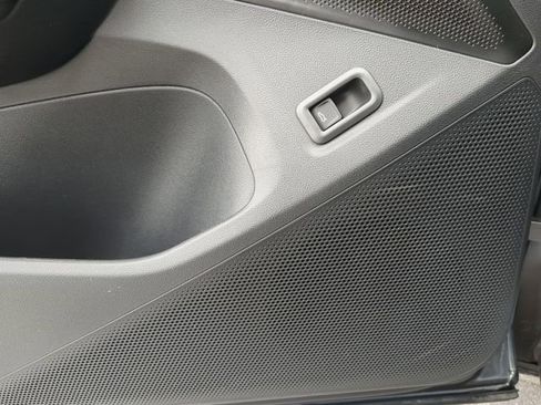 New 2026 Volkswagen Tiguan SE image 19