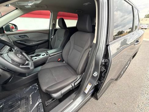 Used 2023 Nissan Rogue S AWD/4WD image 4