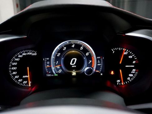 Used 2016 Chevrolet Corvette Z06 w/ 3LZ Preferred Equipment Group RWD image 32