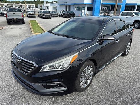 Used 2016 Hyundai Sonata Limited w/ Option Group 04 FWD image 2