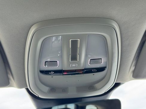 Used 2023 Volvo XC60 B5 Plus image 14