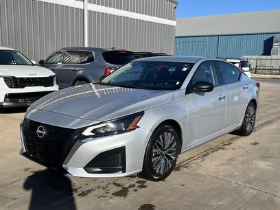Used 2024 Nissan Altima 2.5 SV