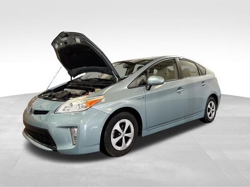 Used 2015 Toyota Prius Two image 12