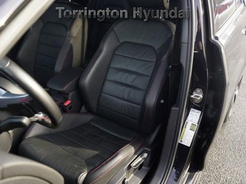 Used 2017 Volkswagen Golf 4-Door image 25