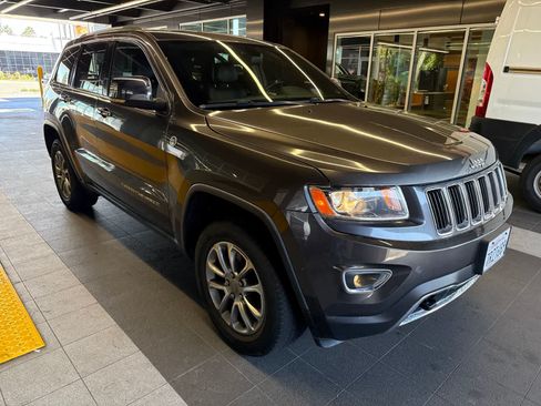 Used 2016 Jeep Grand Cherokee Limited w/ Trailer Tow Group IV AWD/4WD image 6