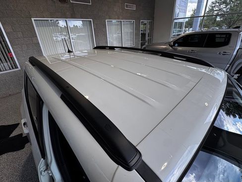 Used 2022 Jeep Renegade Latitude AWD/4WD image 14