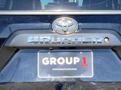 Used 2017 Toyota 4Runner TRD Off-Road Premium image 31