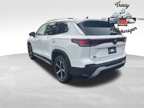 New 2025 Volkswagen Tiguan SE image 5