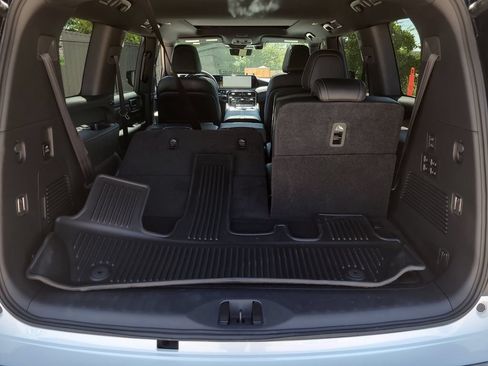 Certified 2025 Nissan Armada PRO-4X w/ Pro-4X Premium Package AWD/4WD image 8