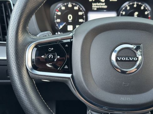 Used 2019 Volvo XC60 T5 R-Design w/ Protection Package image 19