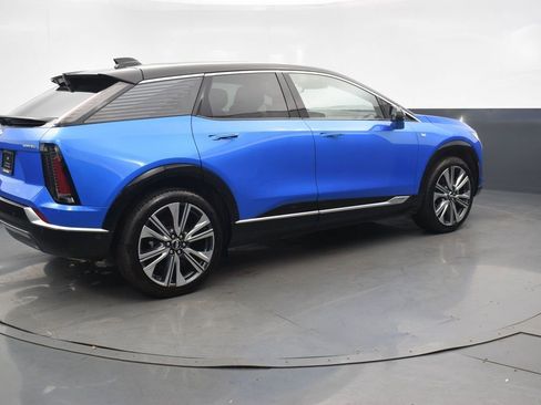 Certified 2025 Cadillac Optiq Luxury 2 AWD/4WD image 6