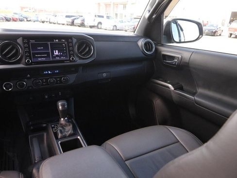 Used 2021 Toyota Tacoma TRD Off-Road image 22