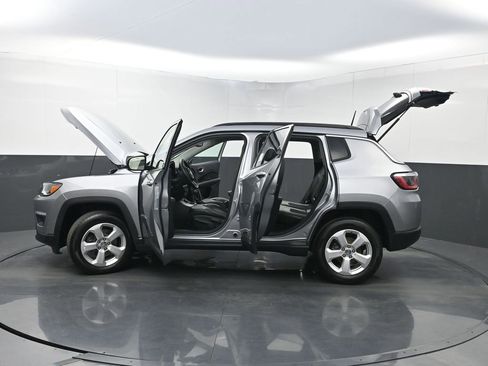 Used 2018 Jeep Compass Latitude w/ Safe & Security Group image 34