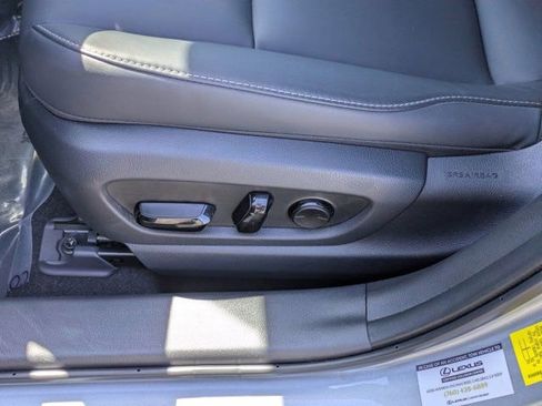 Used 2024 Lexus UX 250h FWD image 17