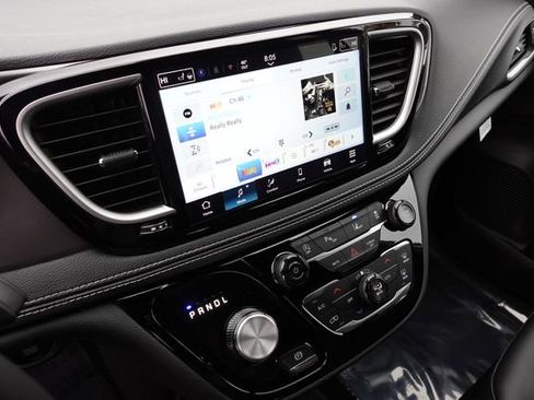 New 2026 Chrysler Pacifica Select image 18