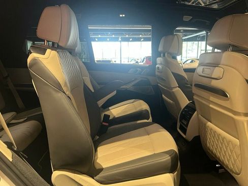 Used 2023 BMW X7 M60i w/ Executive Package image 19