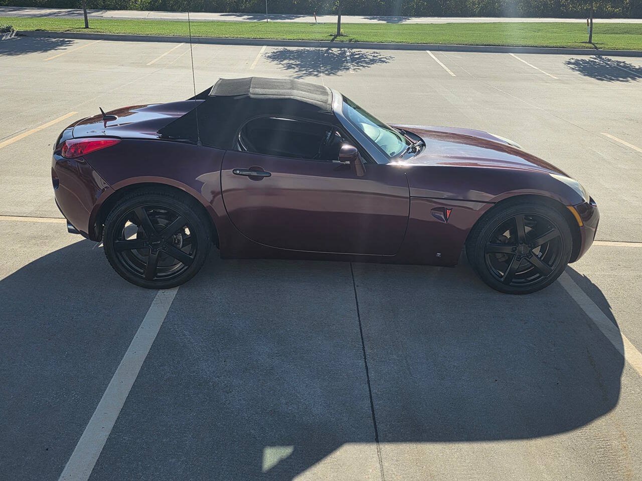 Used 2009 Pontiac Solstice Convertible w/ Premium Package RWD image 6