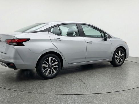 Used 2025 Nissan Versa SV image 9