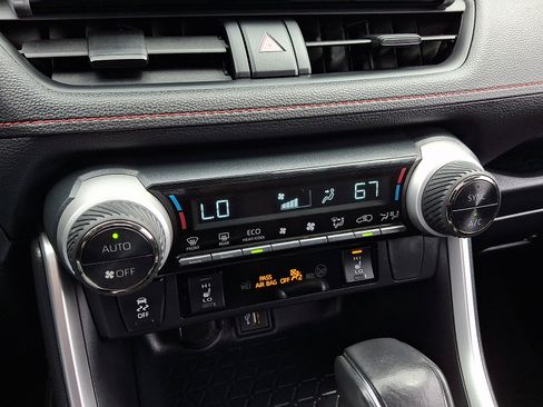 Used 2023 Toyota RAV4 SE w/ Weather & Moonroof Package AWD/4WD image 16
