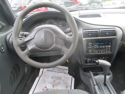 Used 2004 Chevrolet Cavalier LS image 9