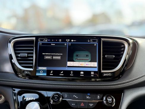 New 2026 Chrysler Pacifica Select image 7