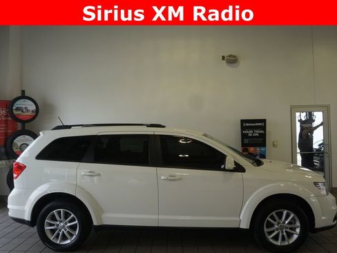 Used 2017 Dodge Journey SXT w/ Comfort/Convenience Group AWD/4WD image 2